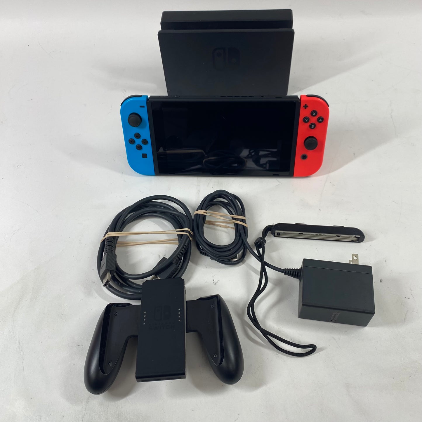Nintendo Switch v2 32GB XKW70038961581 + Genuine Controller + Genuine Power Supply + Genuine Dock + Genuine Joy-Con Pair + Original Box