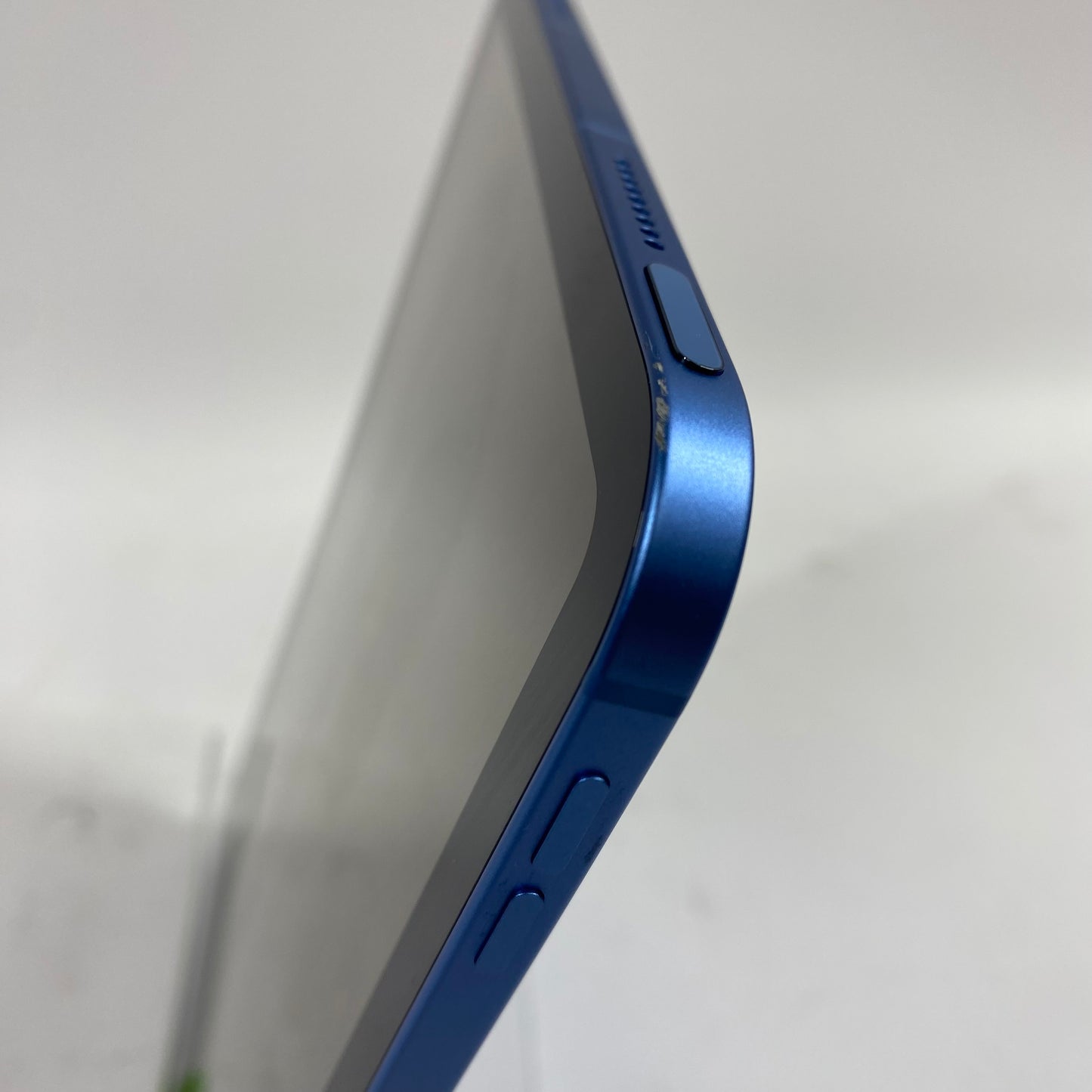 Unlocked Apple iPad 10th Gen 64GB 18.1.1 BLUE MQ6K3LL/A