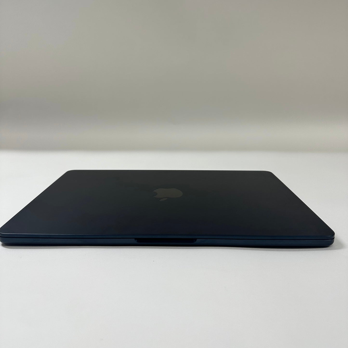 2022 Apple MacBook Air 13.6" M2 8C GPU 3.5GHz 8GB RAM 256GB SSD A2681