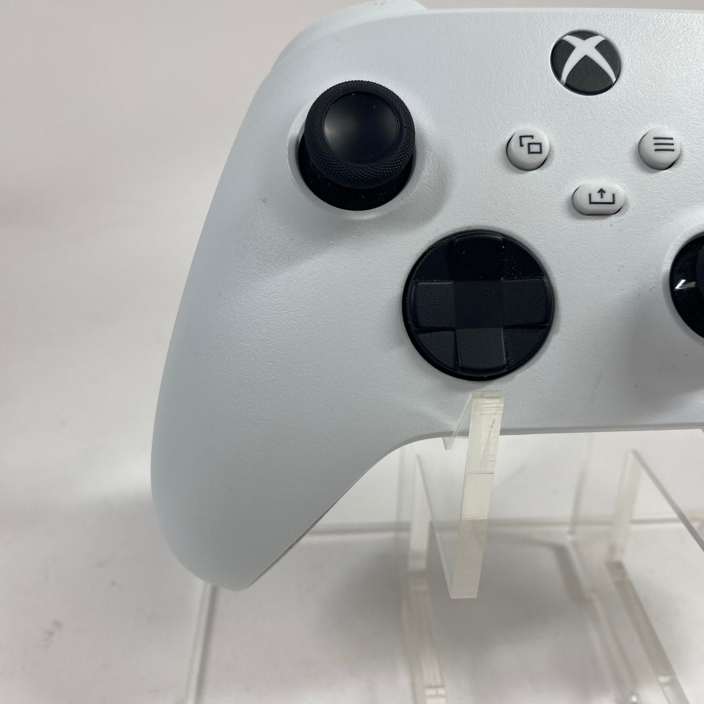Microsoft Xbox Series X 1TB Console Gaming System White 1882
