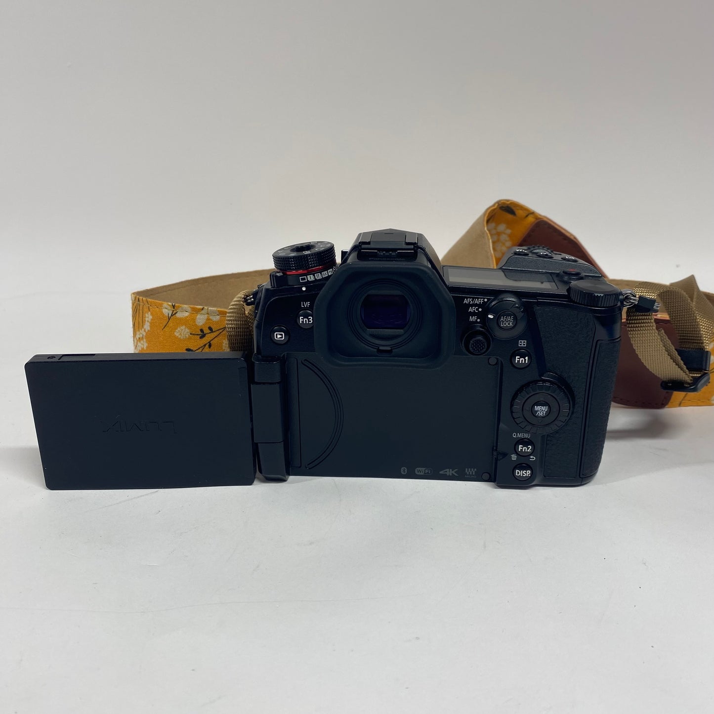 Panasonic DC-G9 DC-G9KBODY 20.3MP Mirrorless Camera 124 Shutter Count