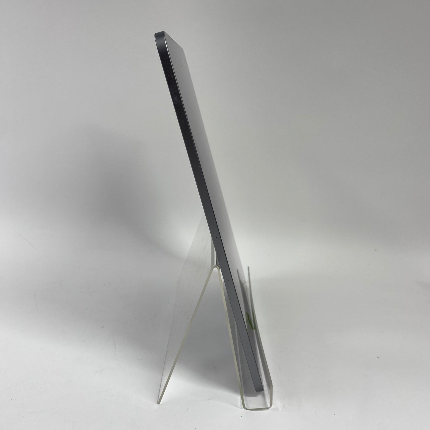 WiFi Only Apple iPad Pro 12.9" 6th Gen 512GB 18.4.1 Space Gray MNXU3LL/A