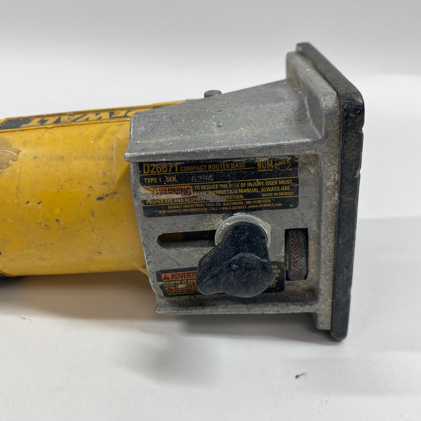 DeWalt D26670 127V Cordless Compact Router
