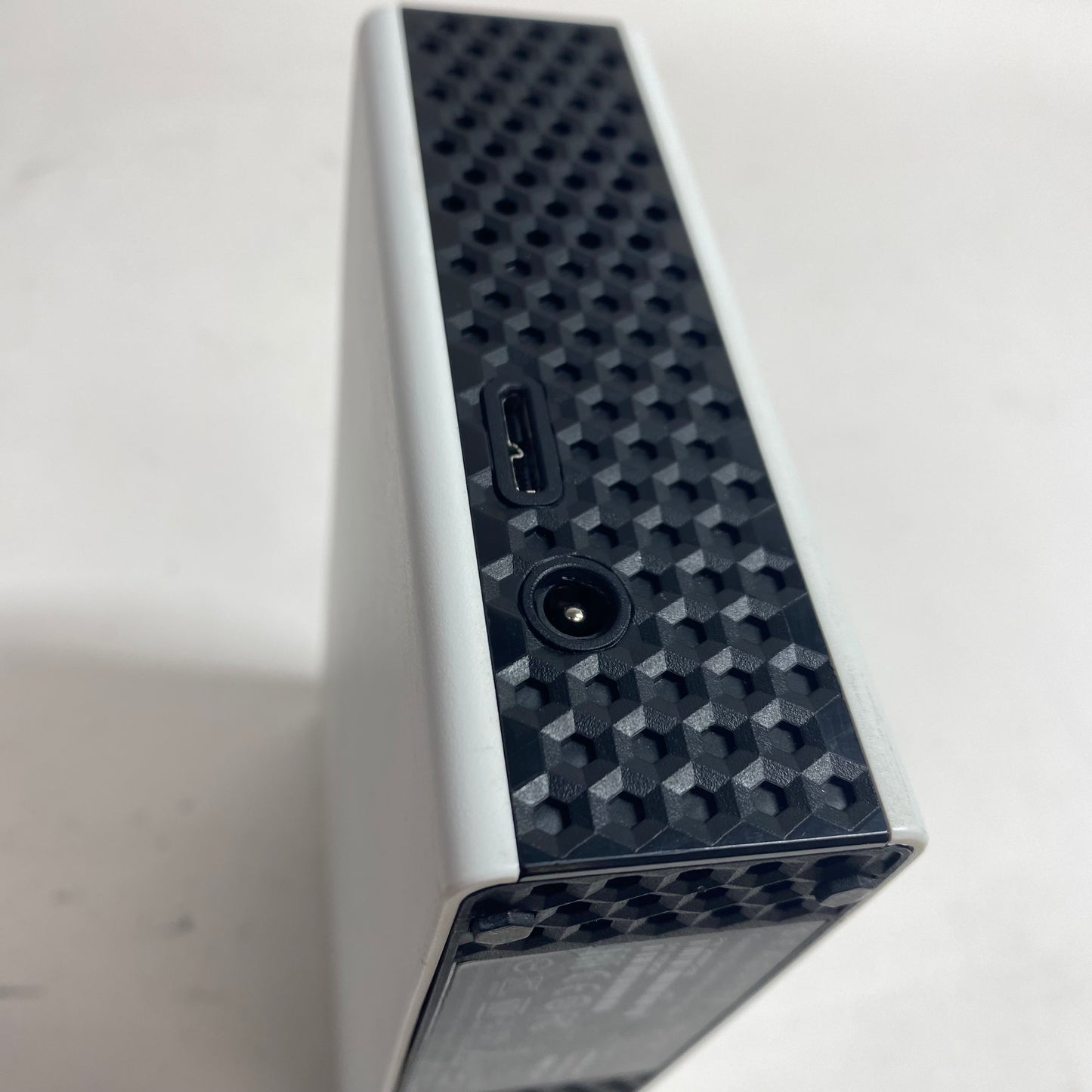 Seagate Portable SRD0PV1 8TB USB-B to USB-A SSD SRD0PV1