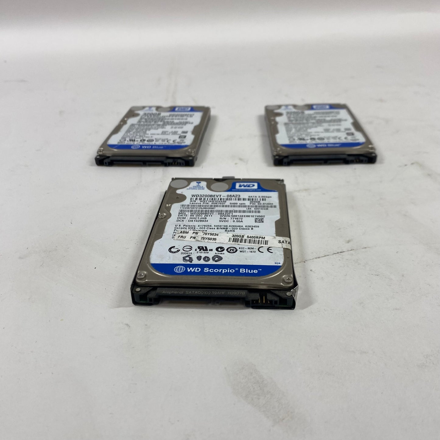 Lot of 3 Western Digital 2.5" WDBlue 320GB SATA III 6Gbps HDD WD3200BPVT-60JJ5T0