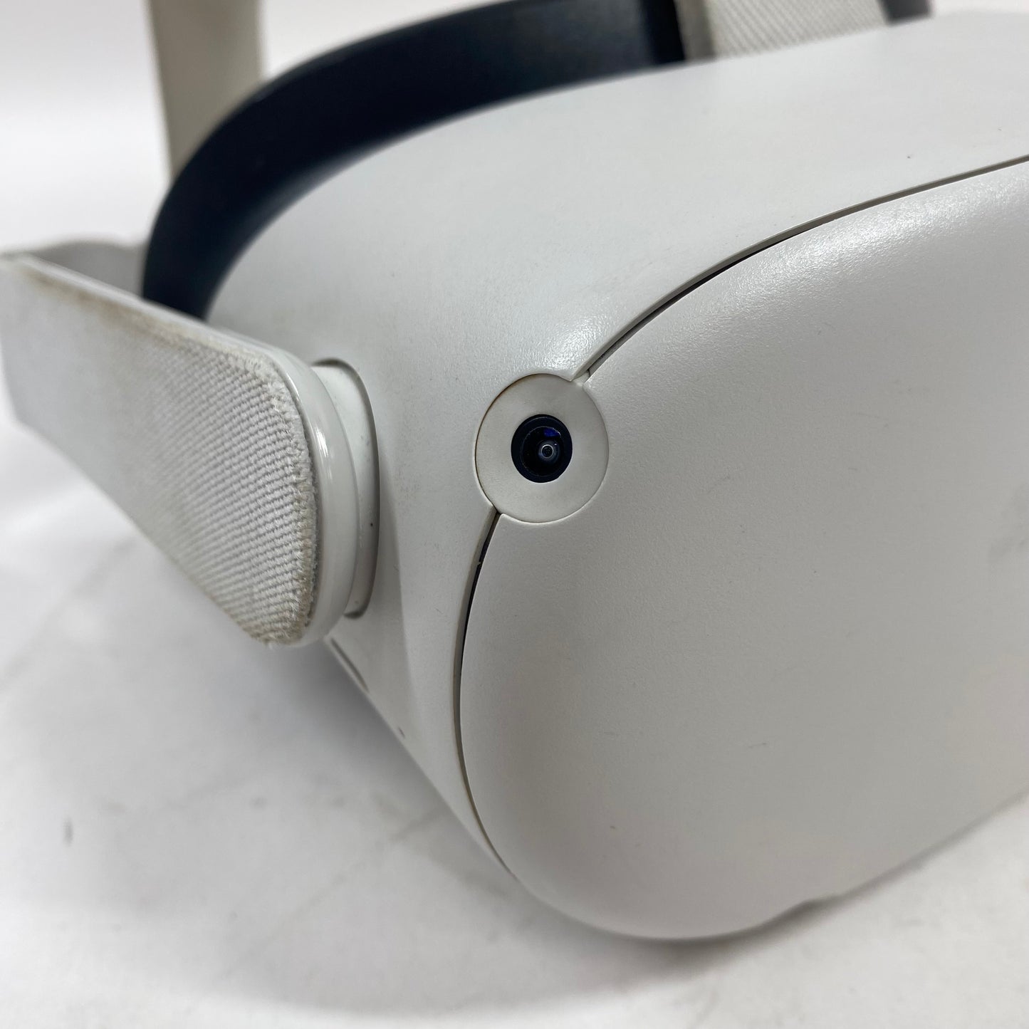 Meta Quest 2 128GB Standalone All-in-One VR Headset KW49CM
