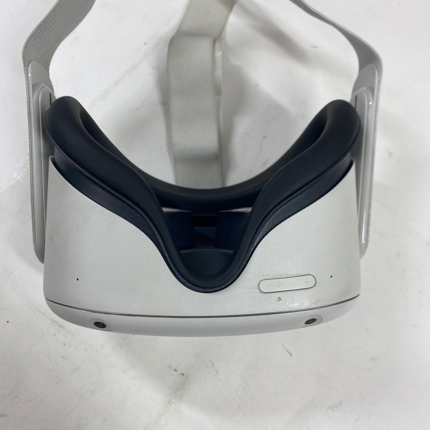 Meta Quest 2 128GB Standalone All-in-One VR Headset KW49CM