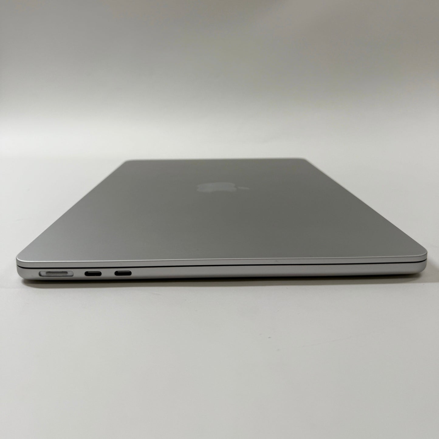 2022 Apple MacBook Air 13.6" M2 10C GPU 3.5GHz 8GB RAM 512GB SSD A2681