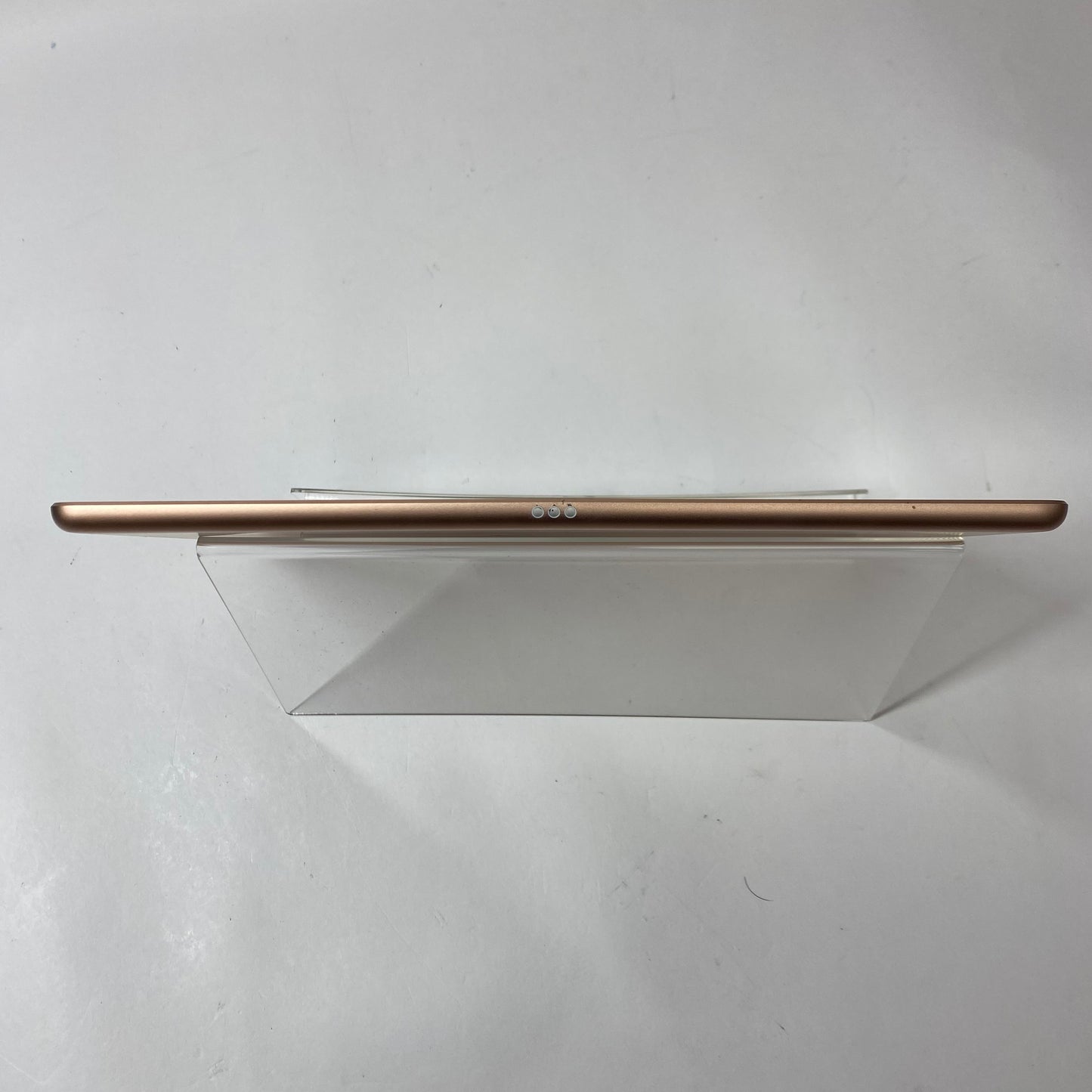 WiFi Only Apple iPad 8th Gen 32GB 17.5.1 Gold MYLC2LL/A