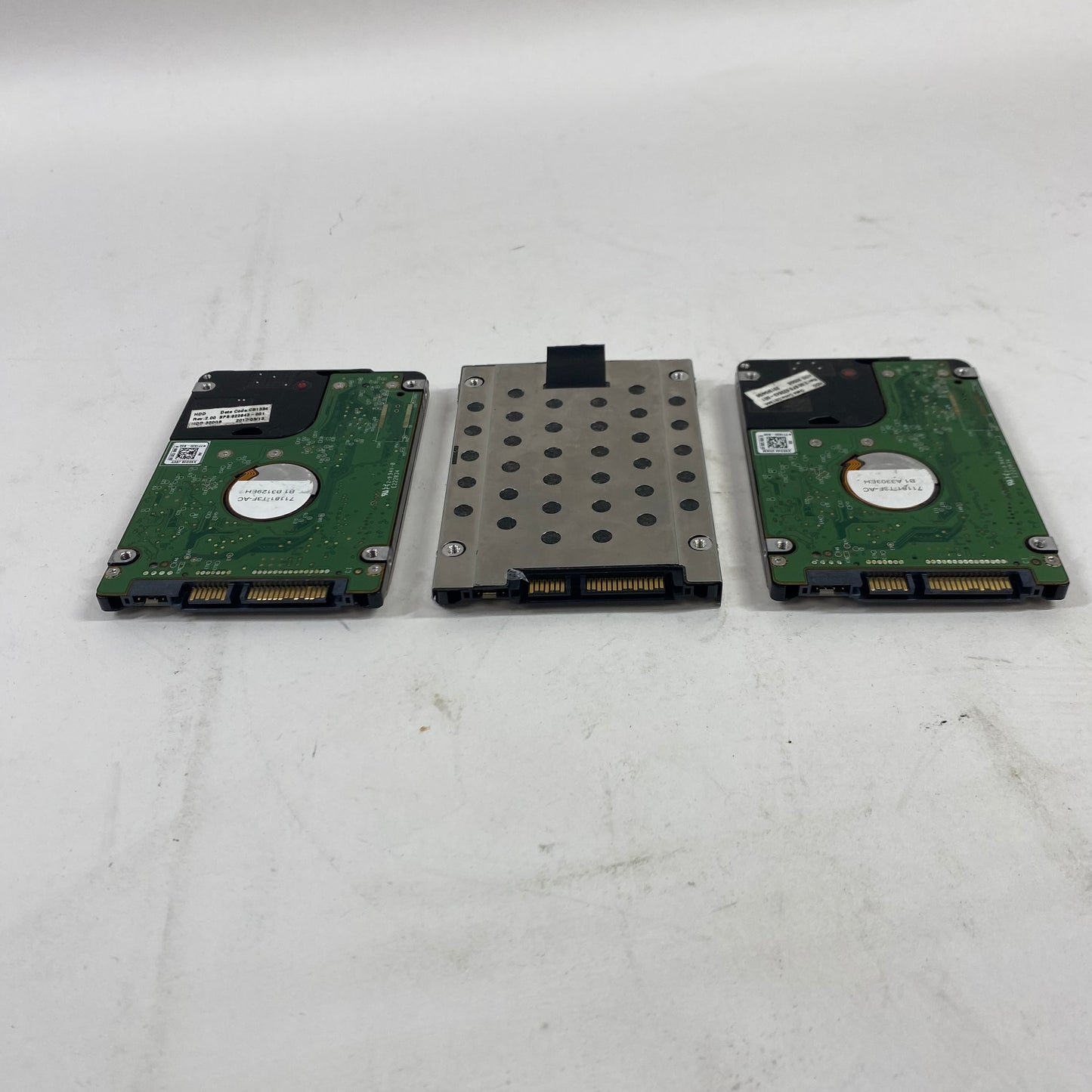Lot of 3 Western Digital 2.5" WDBlue 320GB SATA III 6Gbps HDD WD3200BPVT-60JJ5T0