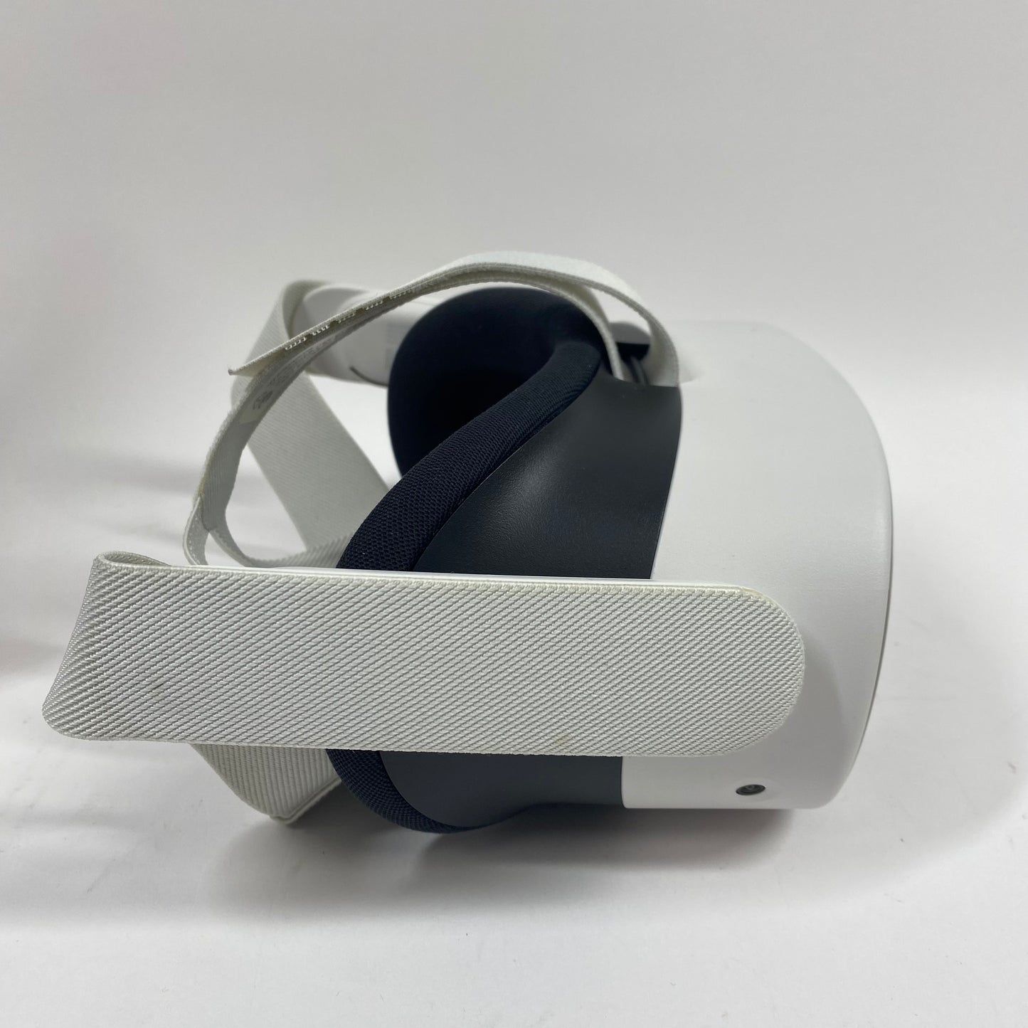 Meta Quest 3S 128GB Standalone All-in-One VR Headset mc-1204060-03