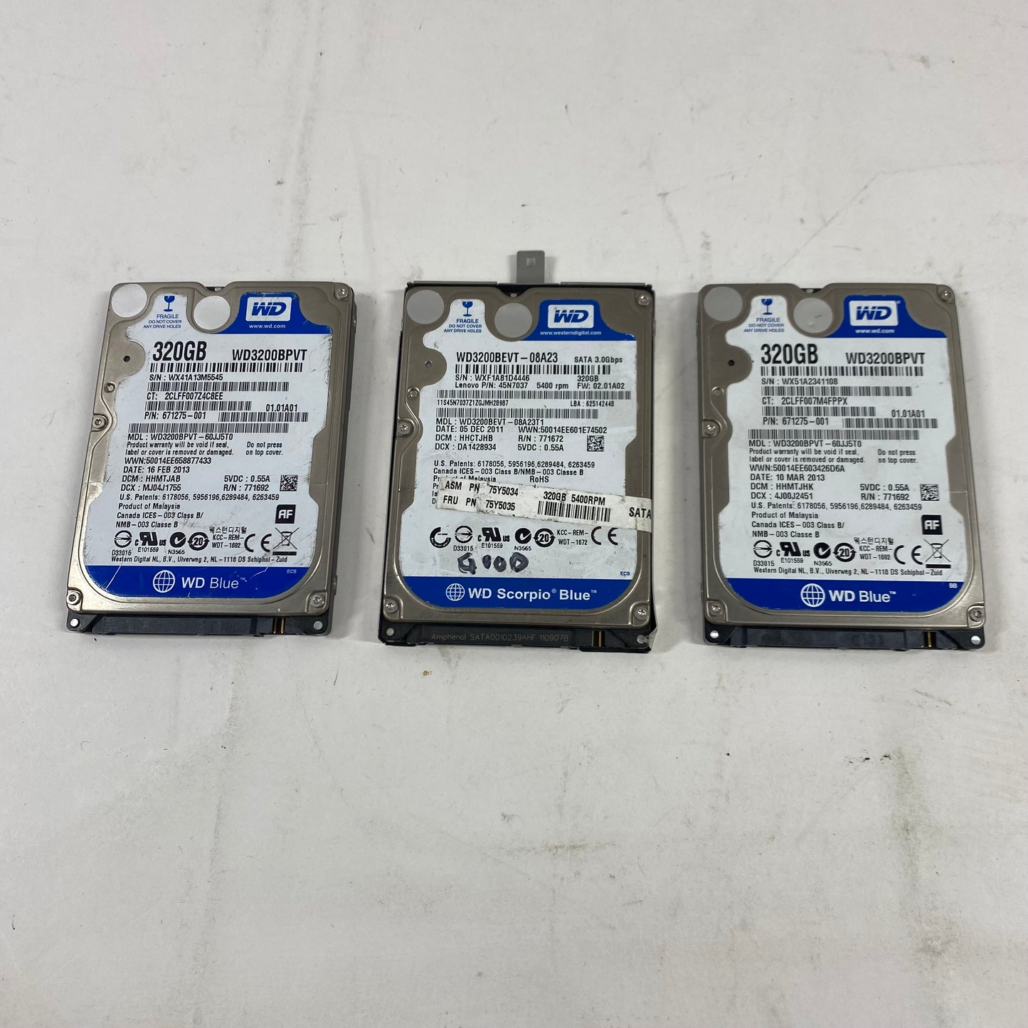 Lot of 3 Western Digital 2.5" WDBlue 320GB SATA III 6Gbps HDD WD3200BPVT-60JJ5T0
