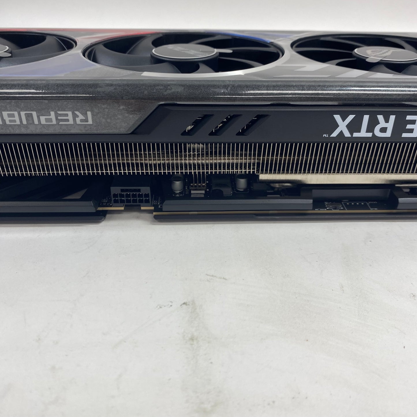 ASUS ROG Strix RTX 4090 24GB GDDR6X Graphics Card ROG-STRIX-RTX4090-O24G-GAMING
