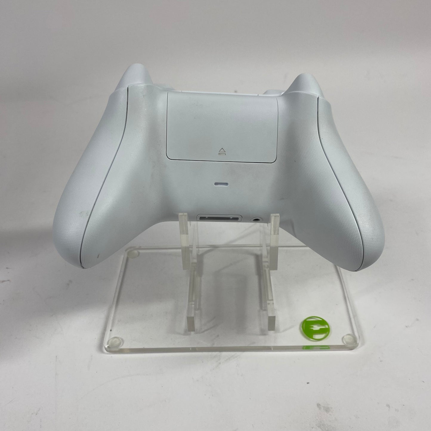 Microsoft Xbox Series X 1TB Console Gaming System White 1882
