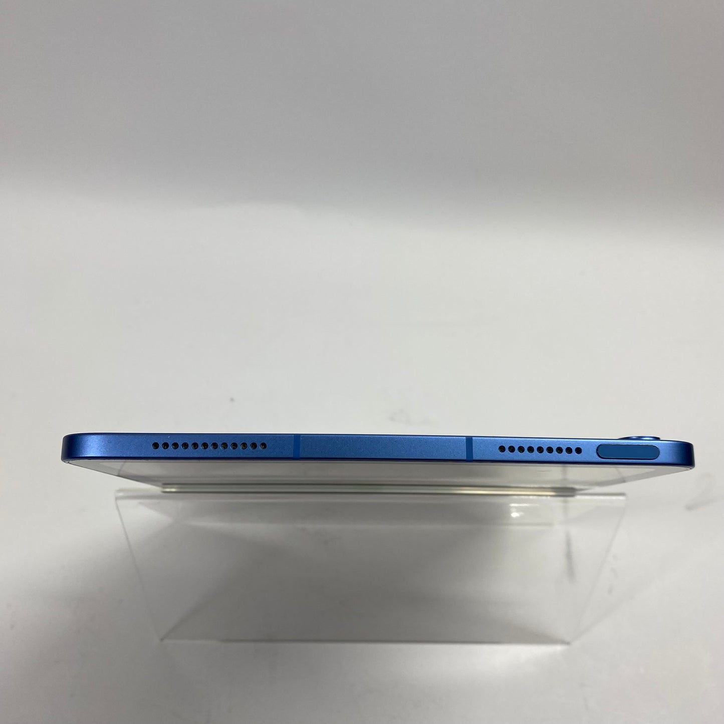 Unlocked Apple iPad 10th Gen 64GB 18.3.1 BLUE MQ6K3LL/A