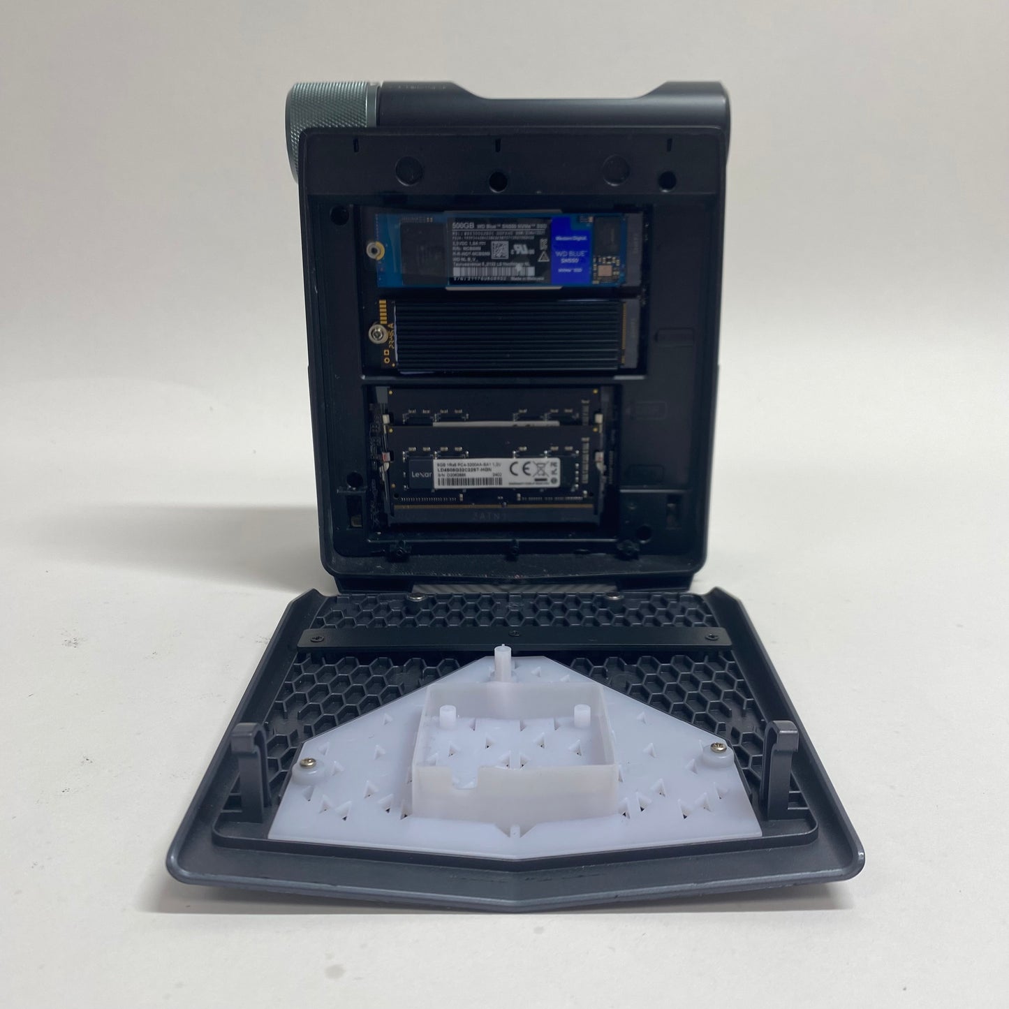 ACEMAGIC AMR5 AMR5 AMD Ryzen 7 5700U 1.80GHz 8GB RAM 512GB SSD AMD Radeon