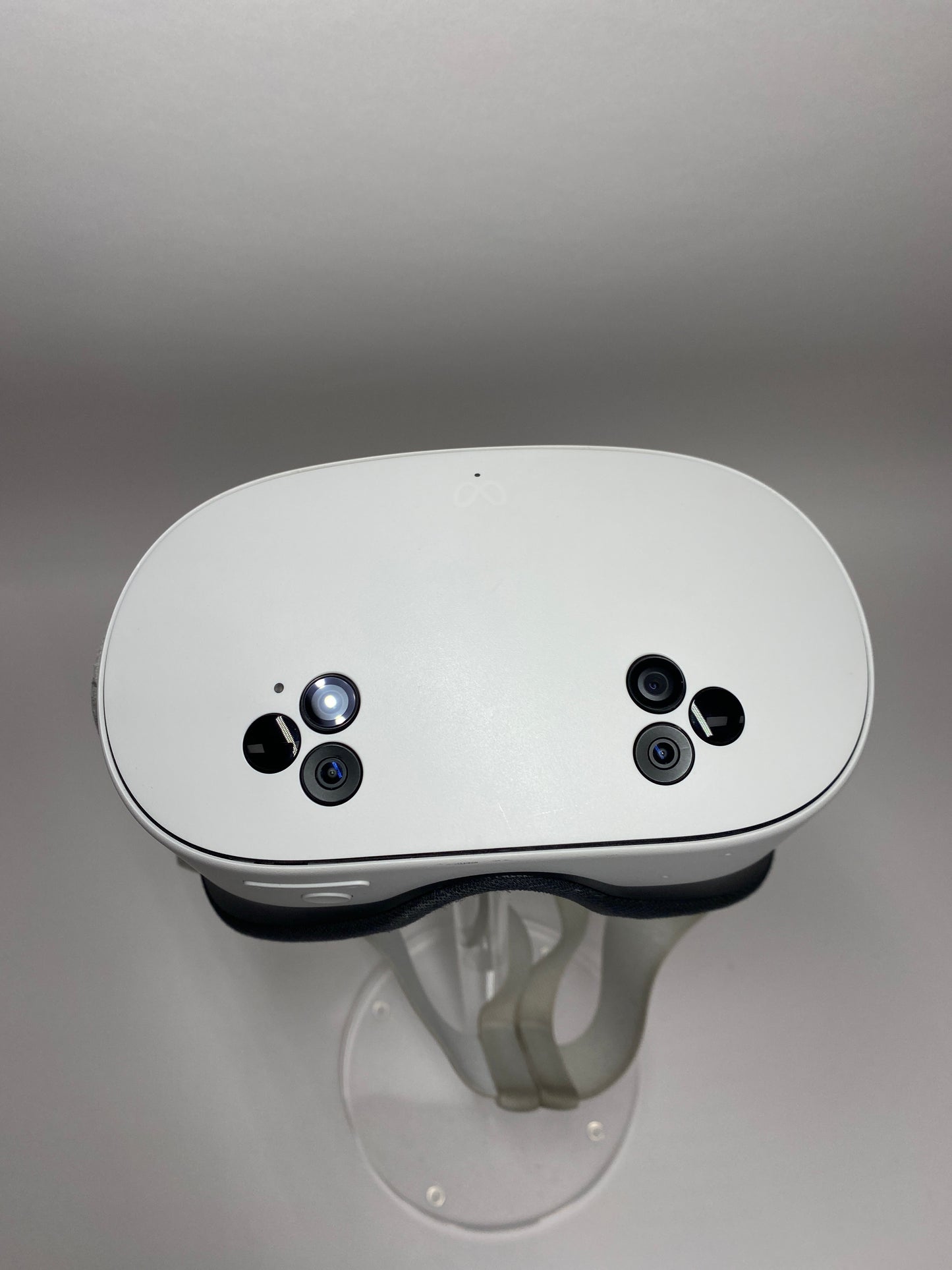 Meta Quest 3S 128GB Standalone All-in-One VR Headset P97