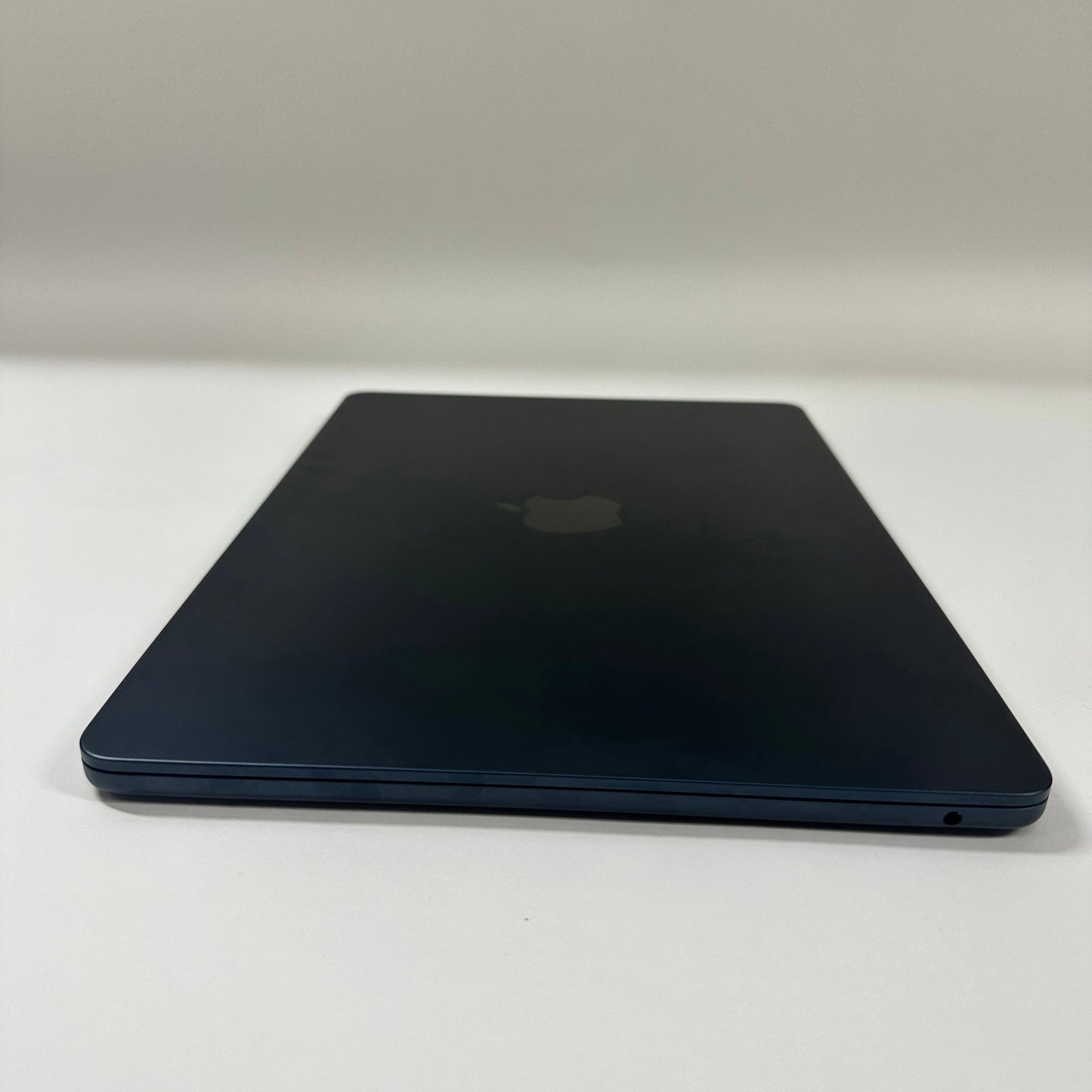 2022 Apple MacBook Air 13.6" M2 8C GPU 3.5GHz 8GB RAM 256GB SSD A2681