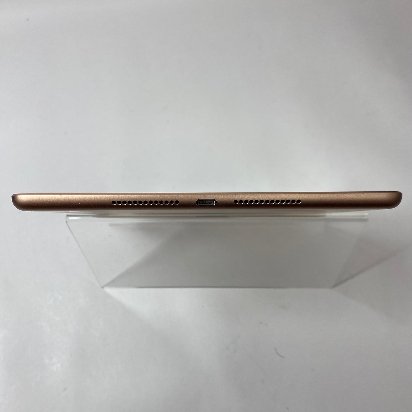 WiFi Only Apple iPad 8th Gen 32GB 17.5.1 Gold MYLC2LL/A