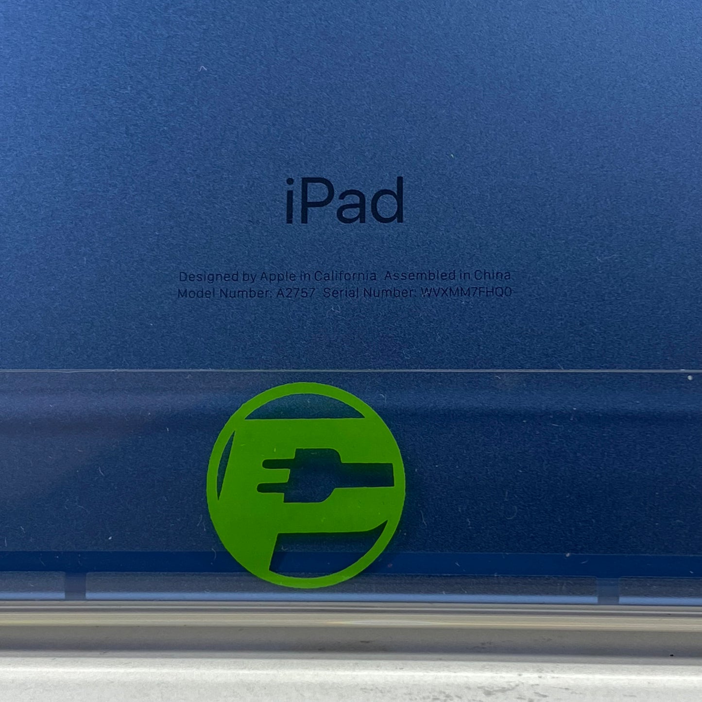 Unlocked Apple iPad 10th Gen 64GB 18.3.1 BLUE MQ6K3LL/A