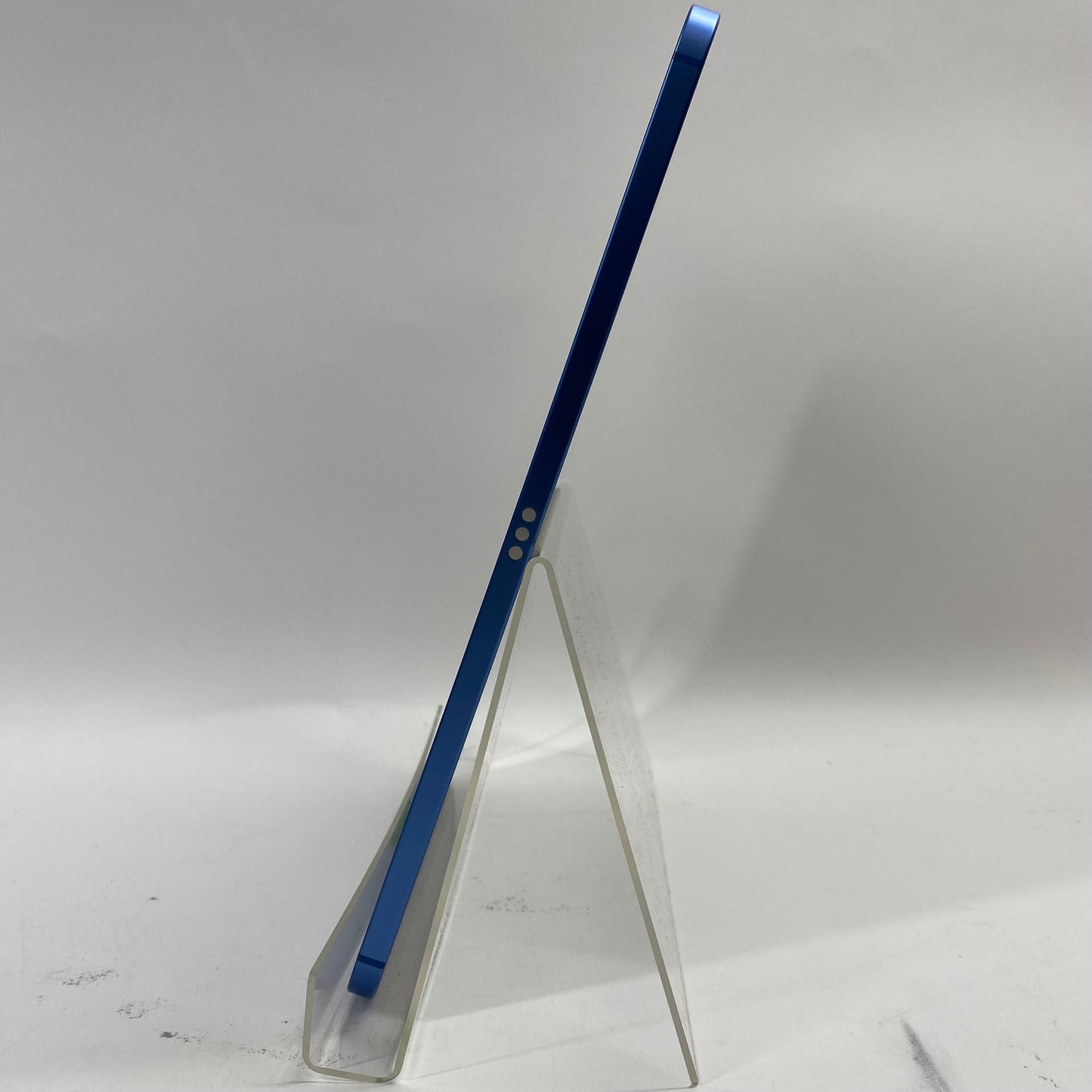 Unlocked Apple iPad 10th Gen 64GB 18.3.1 BLUE MQ6K3LL/A