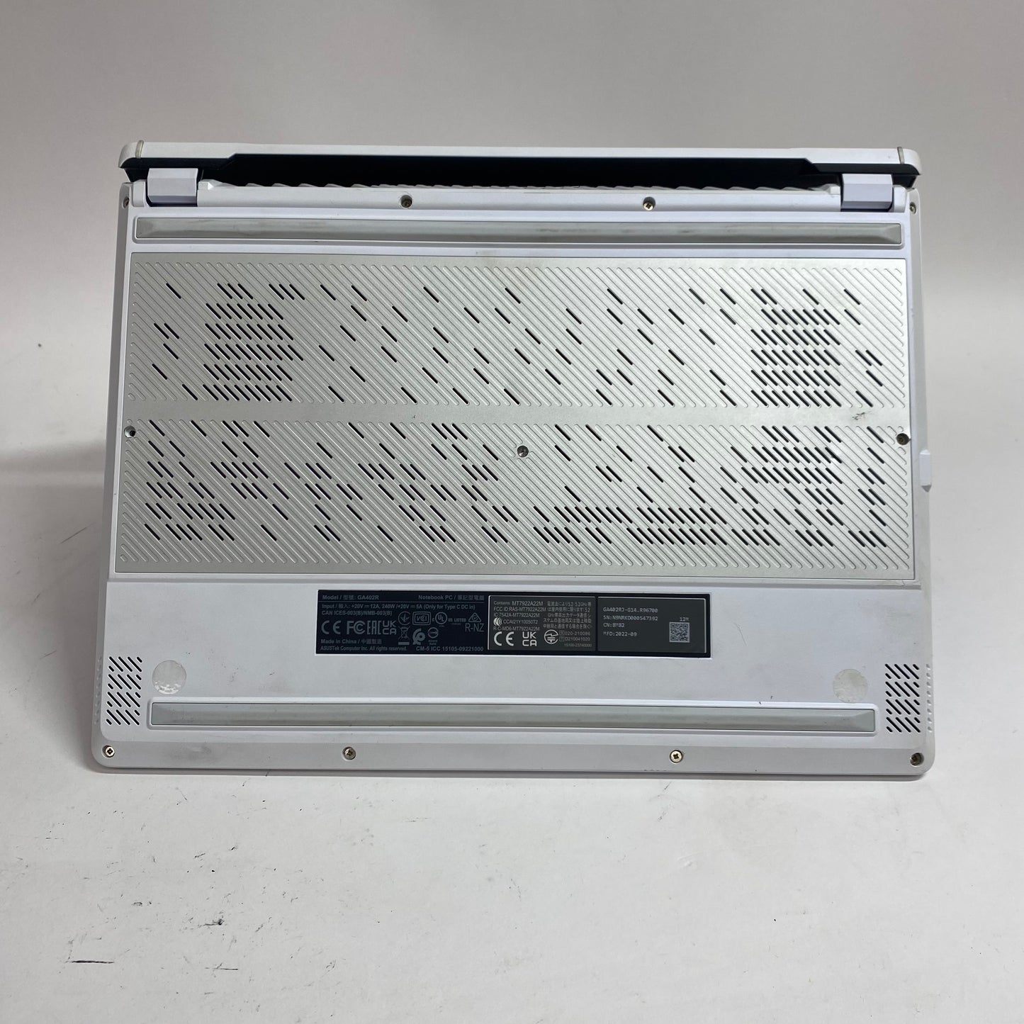 Asus ROG Zephyrus G14 GA402R Ryzen 9 6900HS 16GB RAM 1TB SSD Radeon RX 6700S