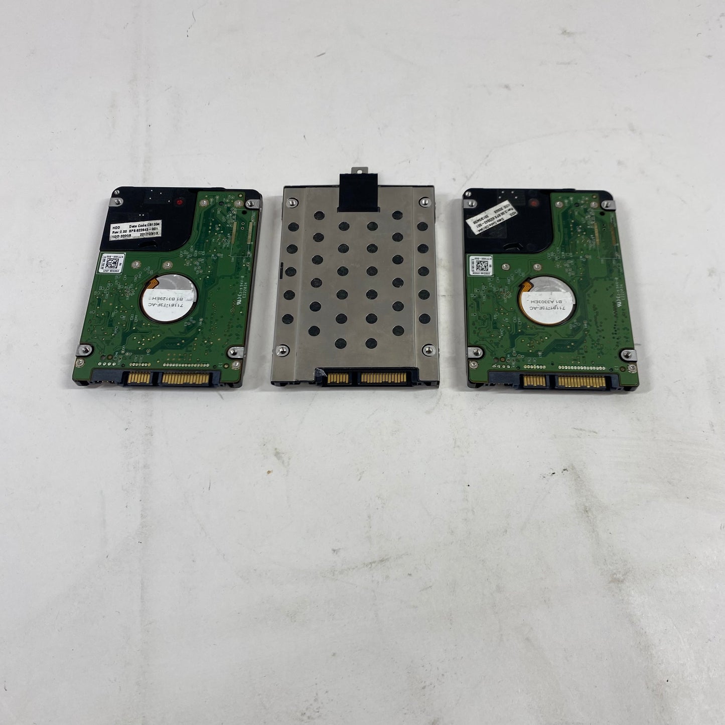 Lot of 3 Western Digital 2.5" WDBlue 320GB SATA III 6Gbps HDD WD3200BPVT-60JJ5T0