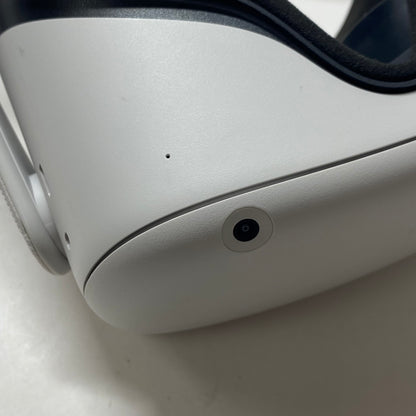Oculus Quest 2 Stand-Alone VR Headset KW49CM