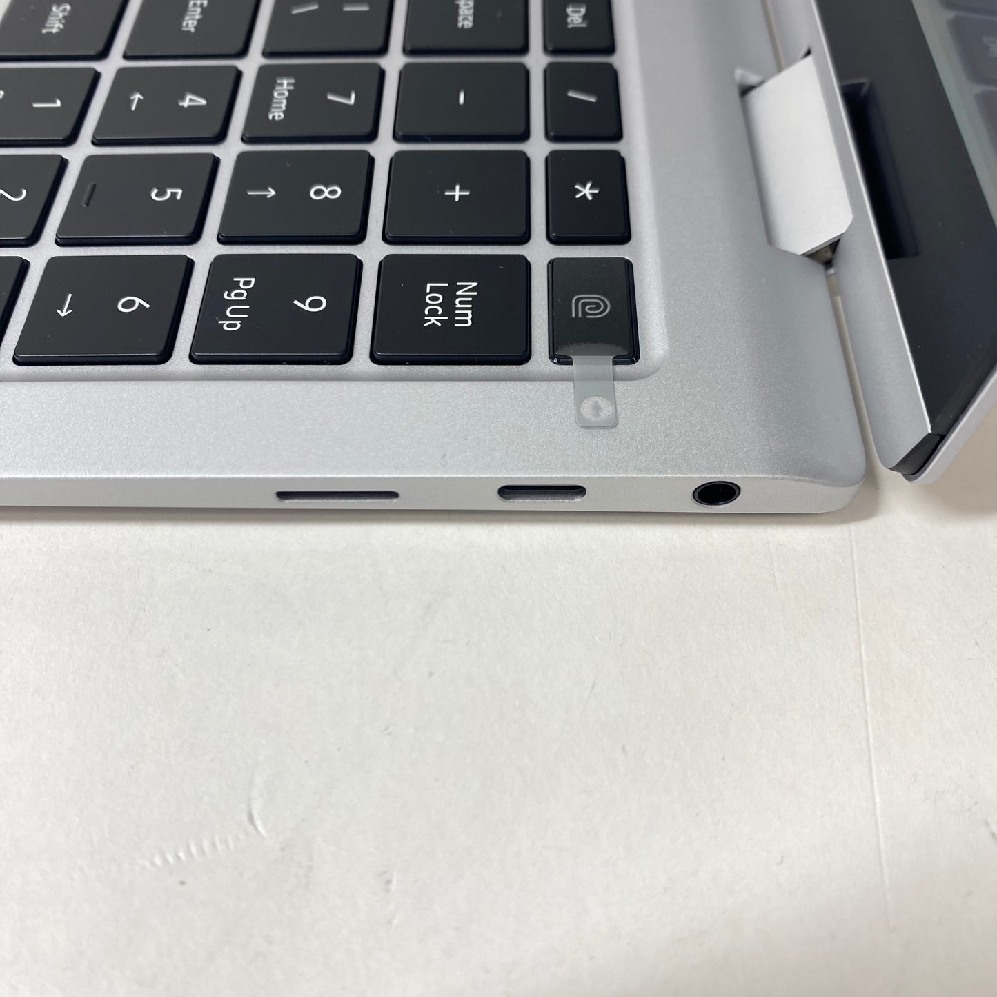 Samsung Galaxy Book2 Pro 360 NP950QED 16" i7-1260P 2.1GHz 16GB RAM 1TB SSD