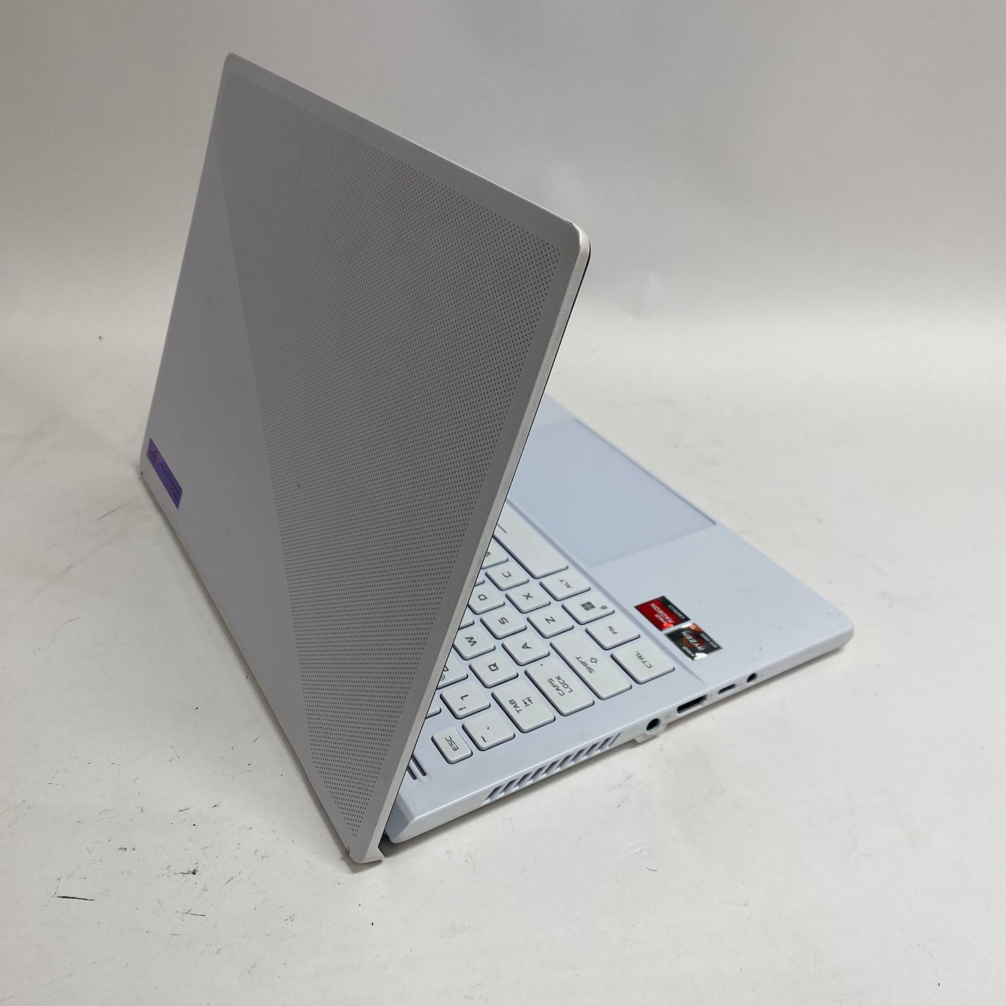 Asus ROG Zephyrus G14 GA402R Ryzen 9 6900HS 16GB RAM 1TB SSD Radeon RX 6700S