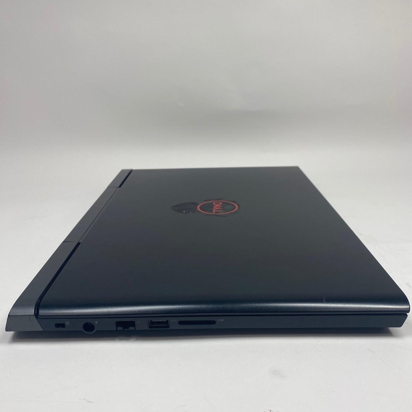 Broken Dell Inspiron 7577 15.6" i5 2.5GHz 24GB RAM 256GB GeForce GTX 1060 *READ*