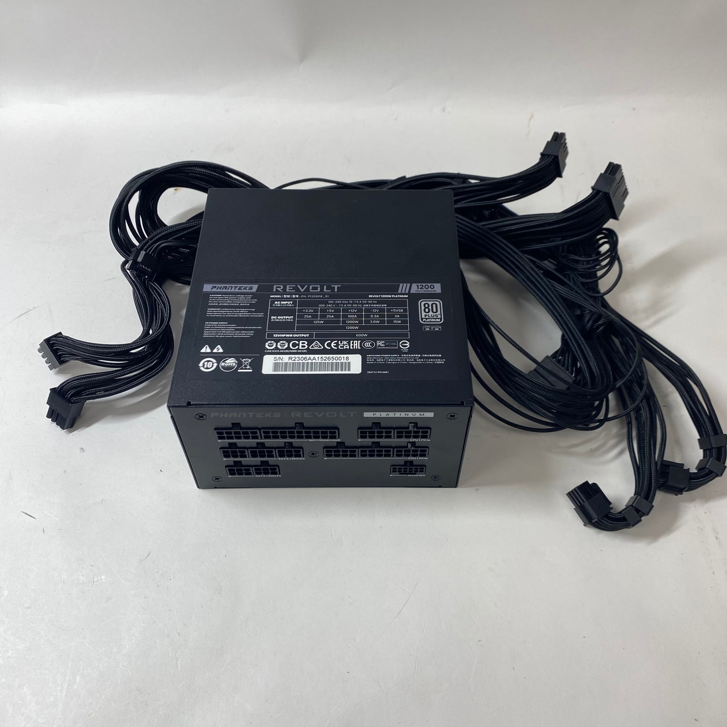 Phanteks Revolt 1200W Platinum PH-P1200PR-01 80 Plus Platinum 1200W 