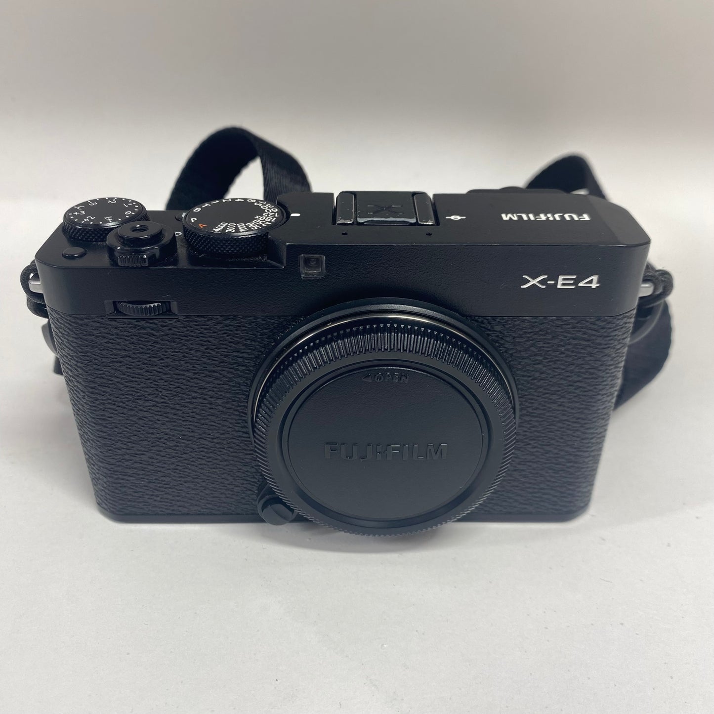 Fujifilm X-E4 FF200002 26.1MP rangefinder-style mirrorless camera