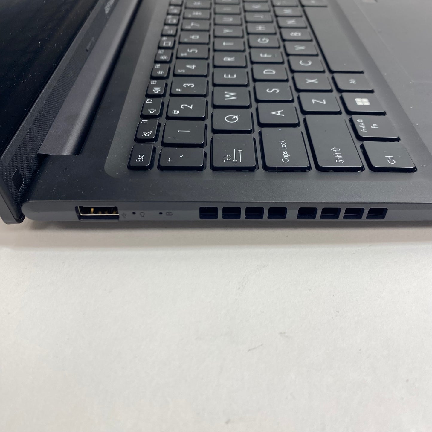 Asus Vivobook 16 M1605Y 16" Ryzen 7 7730U 2.0GHz 8GB RAM 1TB SSD