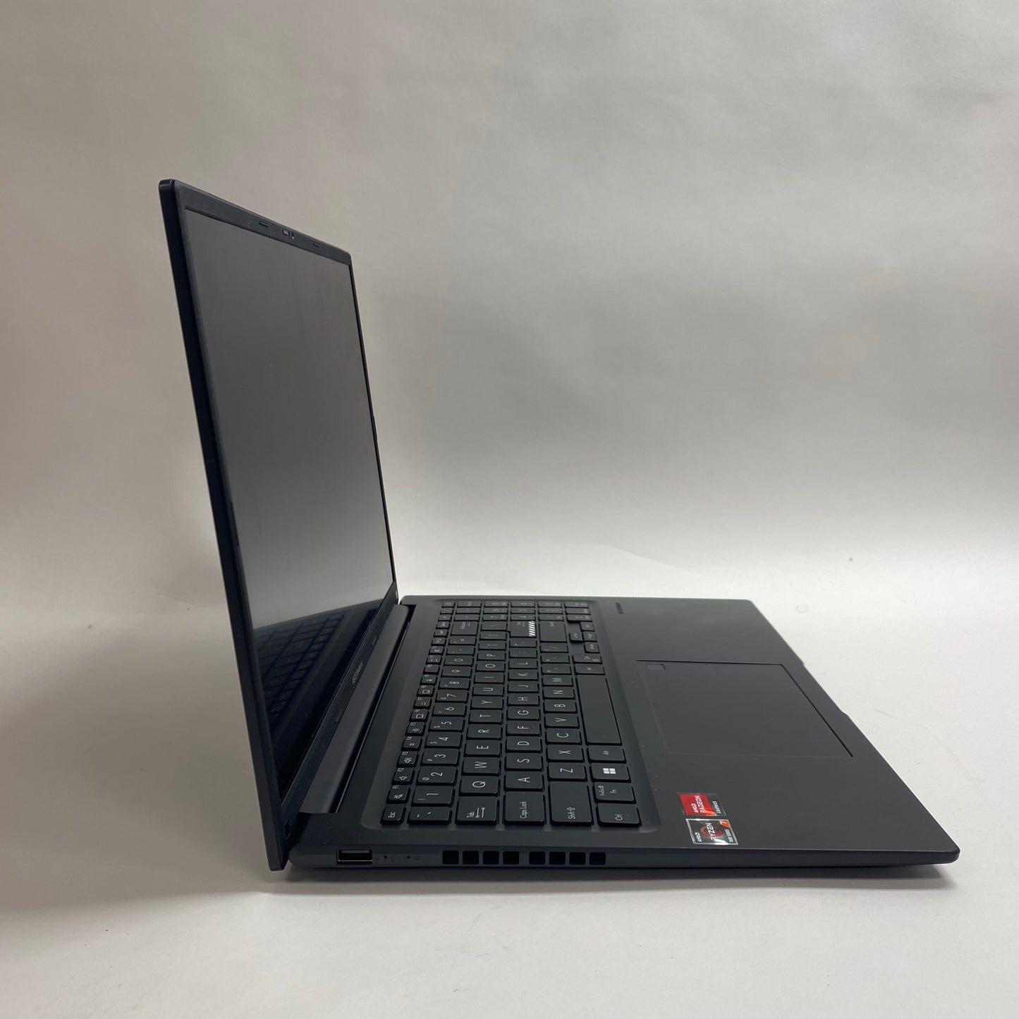 Asus Vivobook 16 M1605Y 16" Ryzen 7 7730U 2.0GHz 8GB RAM 1TB SSD