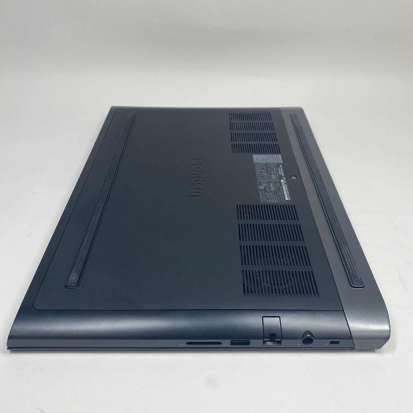 Broken Dell Inspiron 7577 15.6" i5 2.5GHz 24GB RAM 256GB GeForce GTX 1060 *READ*