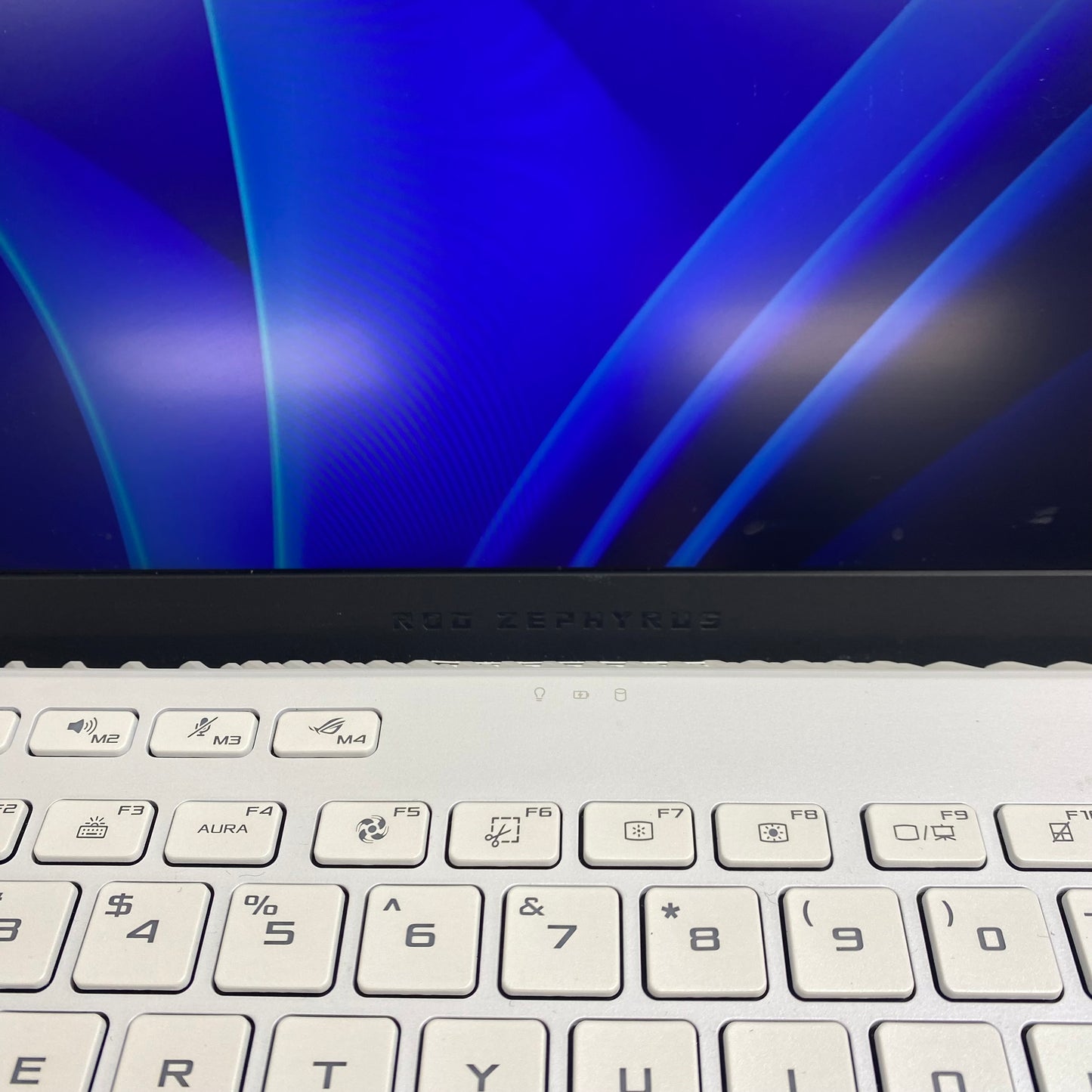 Asus ROG Zephyrus G14 GA402R Ryzen 9 6900HS 16GB RAM 1TB SSD Radeon RX 6700S