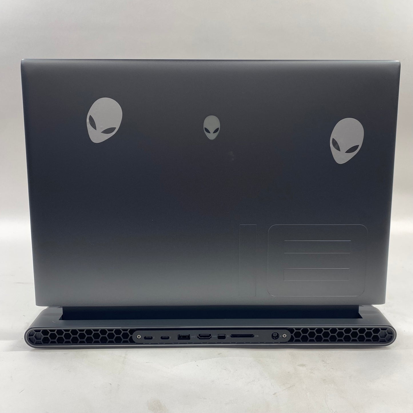 Alienware M18 R2 P51E 18" I9-14900HX 32GB RAM 4TB SSD NVIDIA GeForce RTX 4090