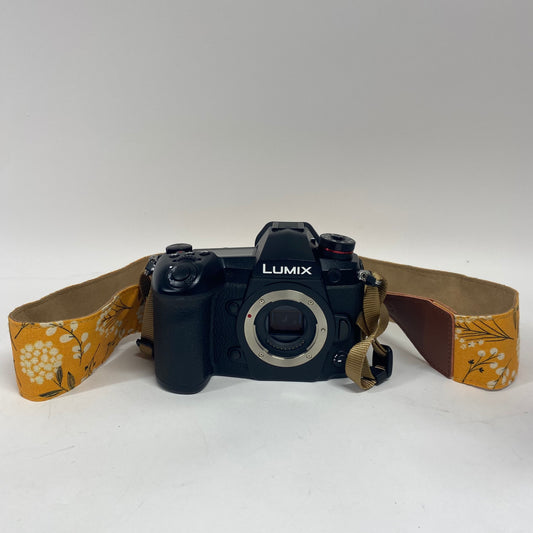 Panasonic DC-G9 DC-G9KBODY 20.3MP Mirrorless Camera 124 Shutter Count