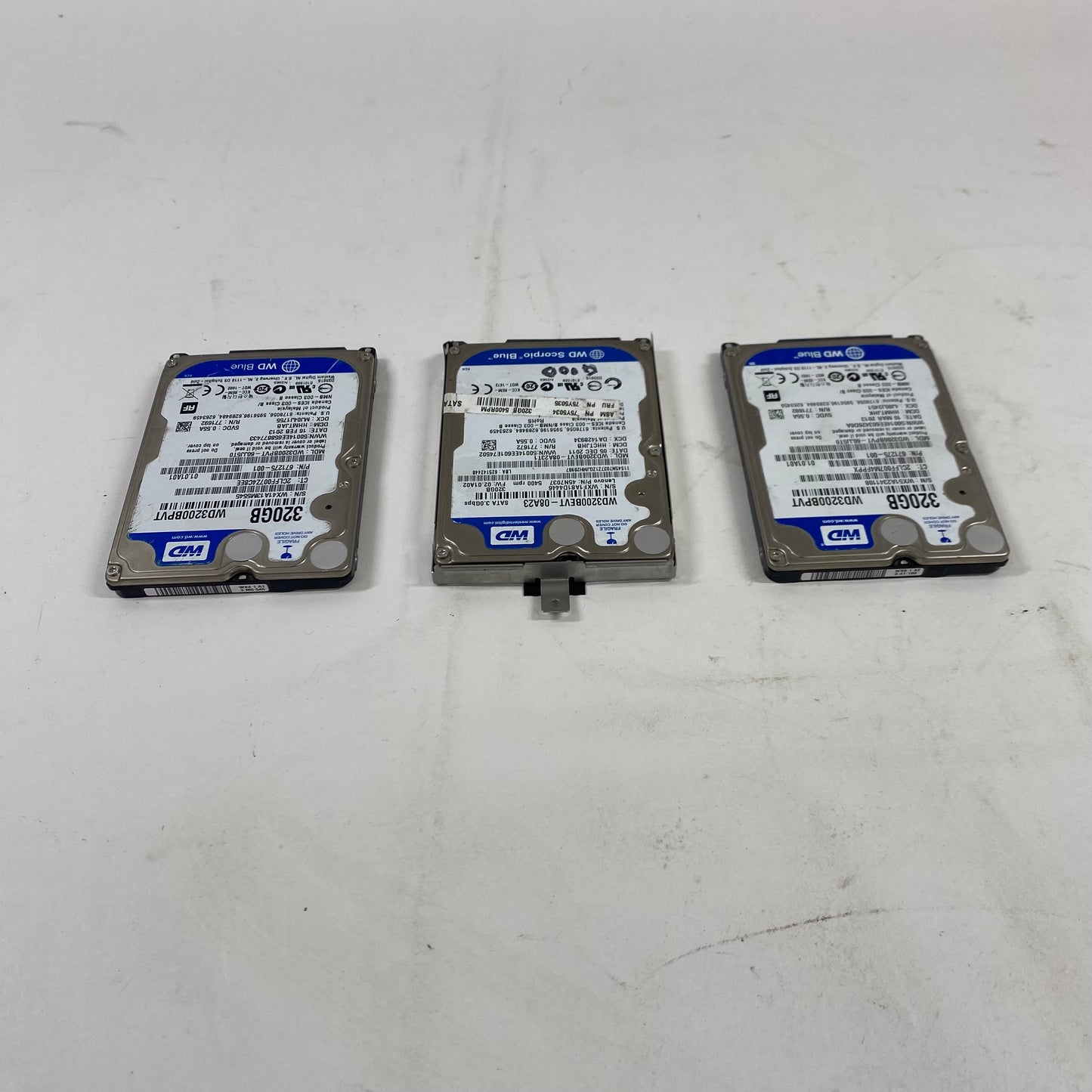 Lot of 3 Western Digital 2.5" WDBlue 320GB SATA III 6Gbps HDD WD3200BPVT-60JJ5T0