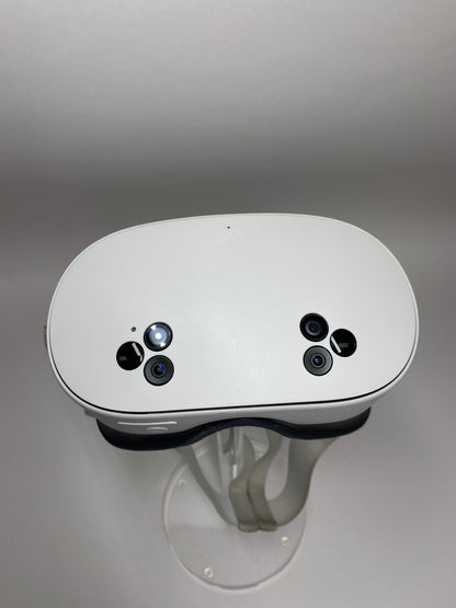 Meta Quest 3S 128GB Standalone All-in-One VR Headset P97
