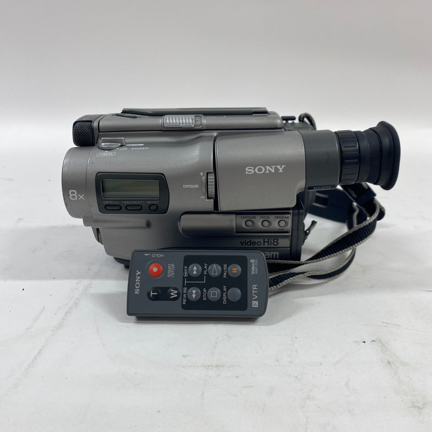 Sony Handycam Cassette Video Camcorder CCD-TR200