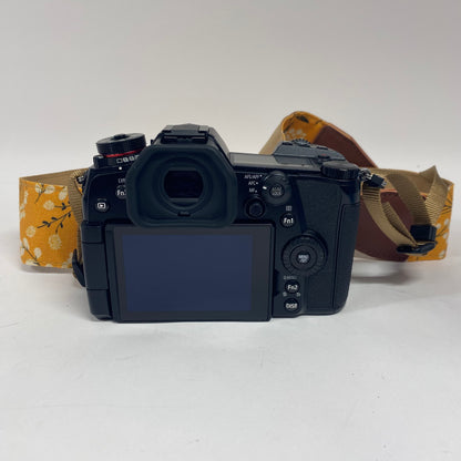 Panasonic DC-G9 DC-G9KBODY 20.3MP Mirrorless Camera 124 Shutter Count