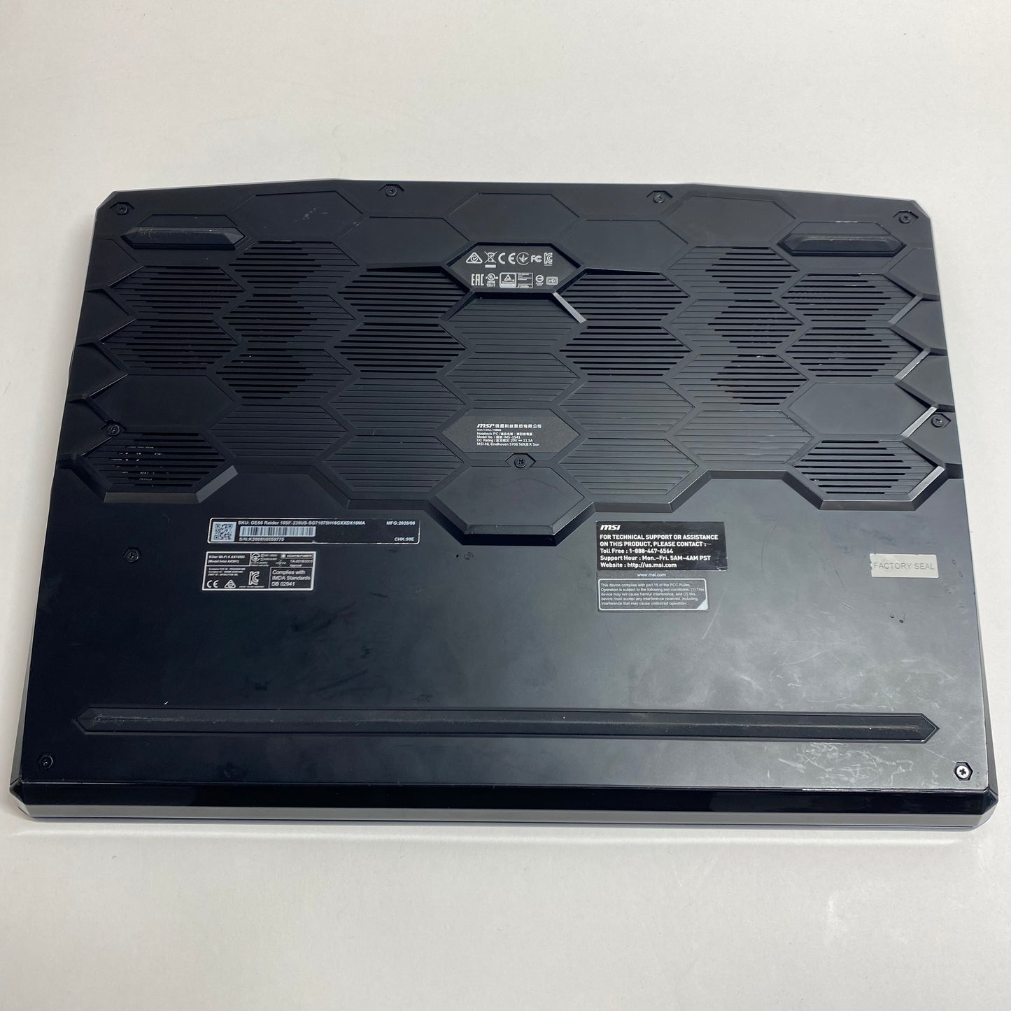 MSI Raider GE66 MS-1541 15.6" i7-10750H 2.6GHz 16GB RAM 1TB SSD GeForce RTX 2070