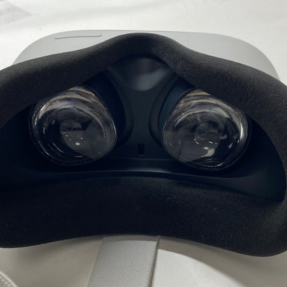 Oculus Quest 2 Stand-Alone VR Headset KW49CM